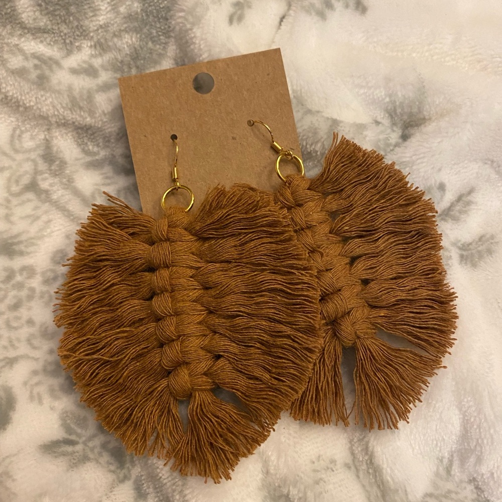 Large Macrame Feather in Brown